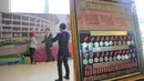 Koleksi sejarah Asian Games 1962, di mana Indonesia menjadi tuan rumah untuk pertama kalinya, di Museum Nasional, Jakarta, Minggu (19/8). Pameran ini berlangsung selama 10 hari dimulai dari tanggal 18 hingga 28 Agustus 2018. (Liputan6.com/Herman Zakharia)