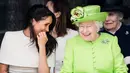 Hubungan Meghan Markle dan Ratu Elizabeth II sendiri terlihat semakin baik di setiap pertemuan. (Samir Hussein-WireImage - E!)