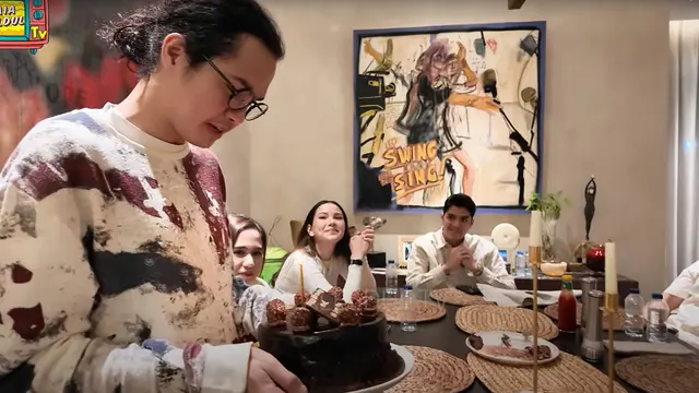 9 Momen Makan Malam Keluarga Maia Estianty di Rumah Pejaten, Hangat dan Penuh Kebersamaan