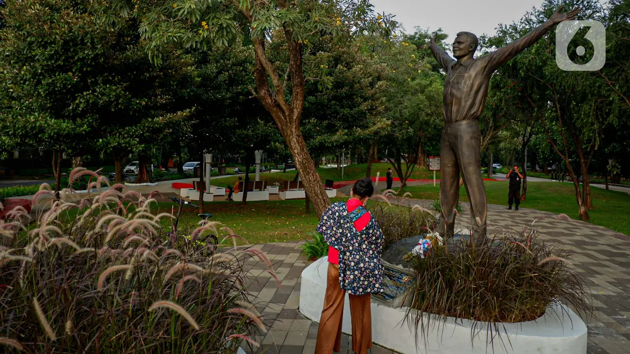 Patung Kosmonot Yuri Gagarin
