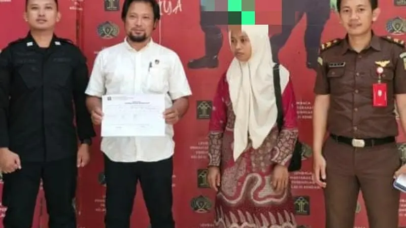 Supriani (38), guru di Konawe Selatan dipenjara usai dituduh menganiaya bocah SD.