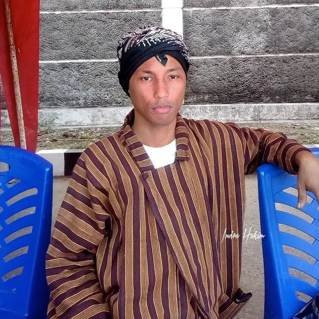 6 Editan Foto Pharell Williams Jika Tinggal di Indonesia Ini Kocak
