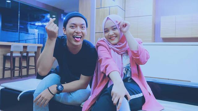 Mulai Go Public, Ini 6 Momen Manis Putri Delina dan Kekasih