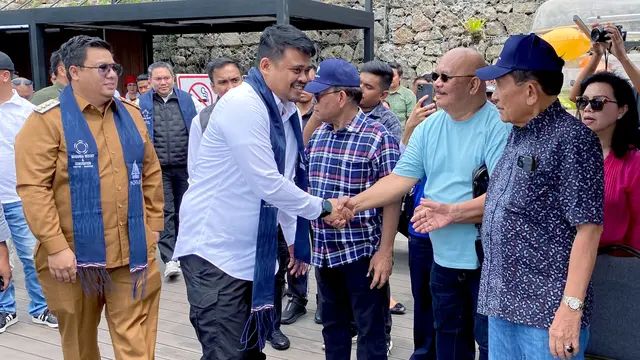 Transportasi ke Danau Toba Kian Modern, Bobby Nasution Ikut Uji Coba Pesawat Amfibi