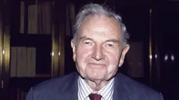 Semasa hidupnya, David Rockefeller yang merupakan mantan Kepala Chase Manhattan Corp diketahui menyumbangkan uang senilai hampir US$2 miliar atau setara Rp26 triliun dalam berbagai kegiatan amal.  (AP Photo)