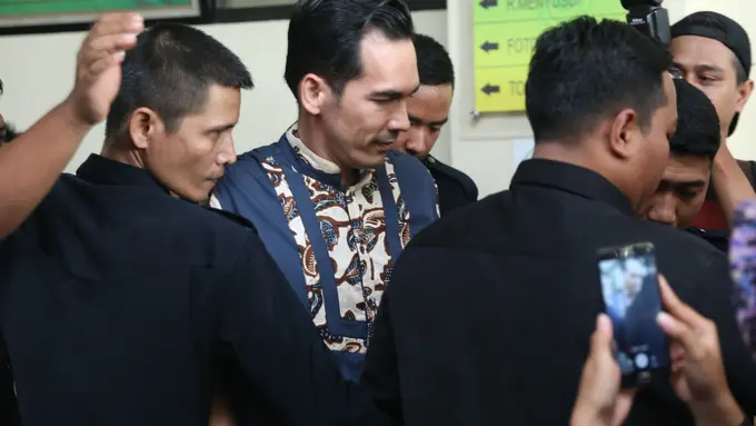 [Bintang] Sidang cerai Atalarik Syah dan Tsania Marwa