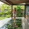 11 Desain Dapur Semi Outdoor dengan Kolam Ikan Mini, Inspirasi Estetik untuk Rumah Minimalis