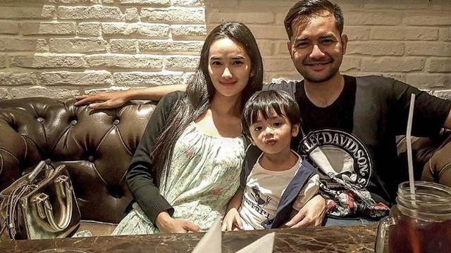 6 Artis Menikah Sebelum Berusia 20 Tahun, Terbaru Tegar Eks Pengamen Cilik