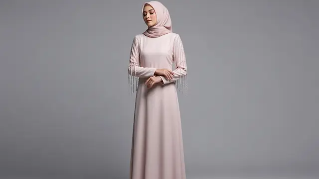 Gamis Polos dengan Payet Waterfall di Lengan