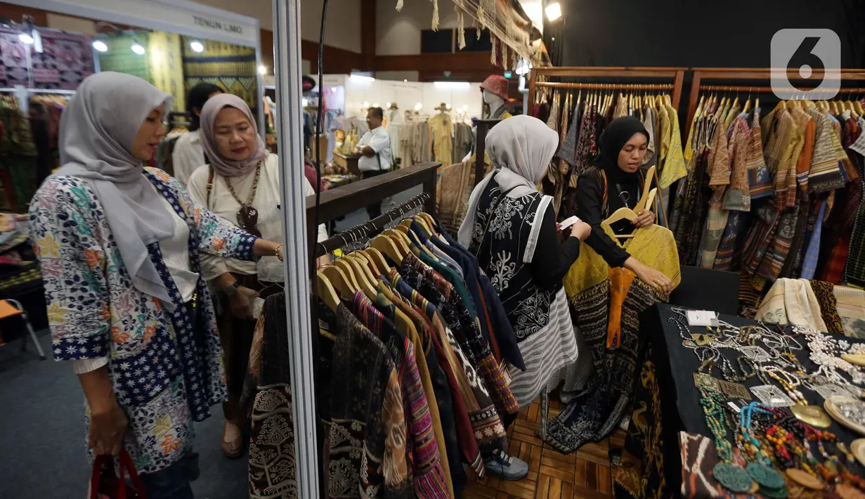 Ketua Umum Asosiasi Eksportir dan Produsen Handicraft (Asephi) Muchsin Ridjan dalam pembukaan Inacraft edisi Oktober 2023 mengatakan, semangat Inacraft masih sama seperti tahun-tahun sebelumnya, yaitu meningkatkan daya saing UMKM nasional. (Liputan6.com/Faizal Fanani)
