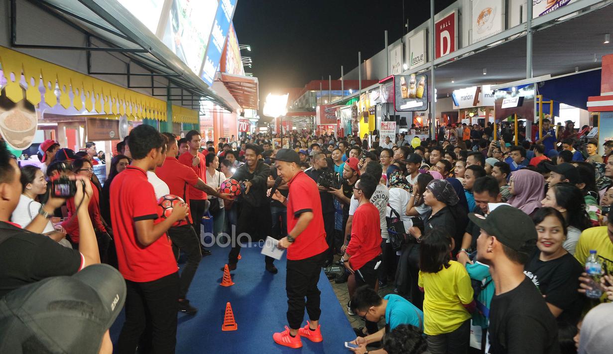 Suasana acara Meet and Greet bertema “Bicara Gaya Hidup Bintang Sepakbola Bersama Bali United di Rumah Indofood” di Jakarta Fair, Selasa (11/7/2017). (Dokumentasi Penyelenggara)