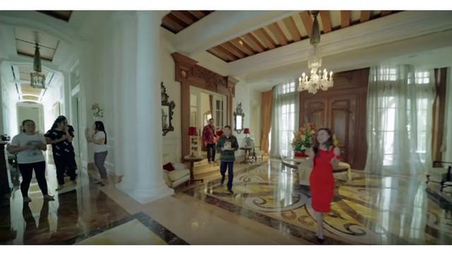 Ruangan yang sering menjadi tempat berkumpul sang istri, Liliana beserta sahabatnya.