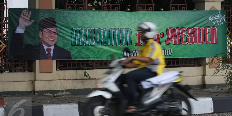 20150912-Spanduk Muhaimin for President Nempel di Pagar Masjid Sunda Kelapa-Jakarta