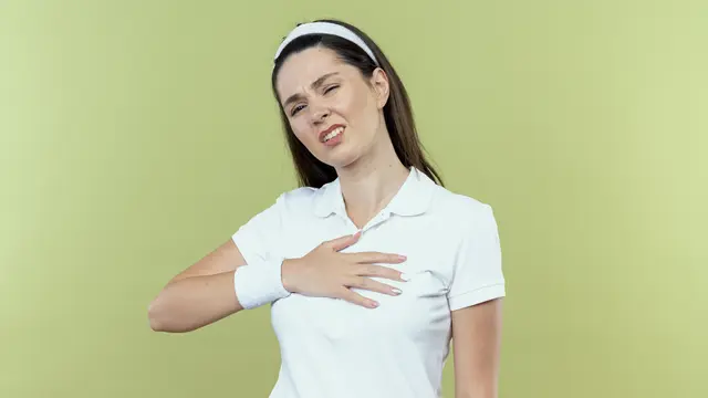 5 Penyebab Sakit Pada Payudara yang Sering Diabaikan - Cover