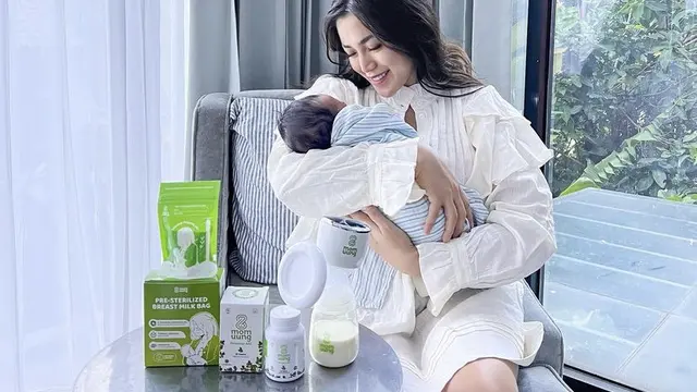 Potret Jessica Iskandar Gendong Anak ke-2, credit: Instagram @inijedar