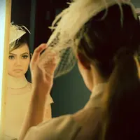 Rina Nose dengan pose gaya rambut diikat. (Instagram/rinanose16)