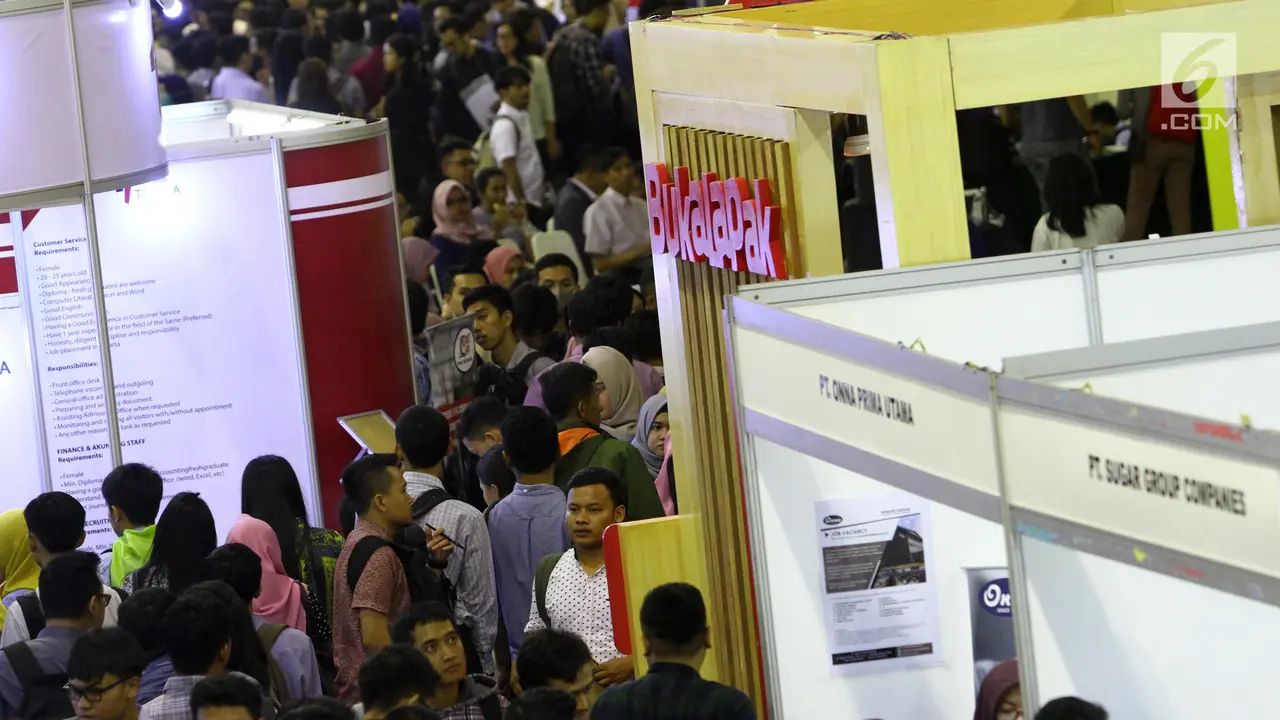 Ribuan Pelamar Banjiri Bursa Kerja di Jakarta