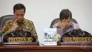 Presiden Joko Widodo didampingi Wakil Presiden Jusuf Kalla memimpin rapat terbatas (ratas) di Kantor Presiden, Jakarta, Selasa (26/5/2015). (Liputan6.com/Faizal Fanani)