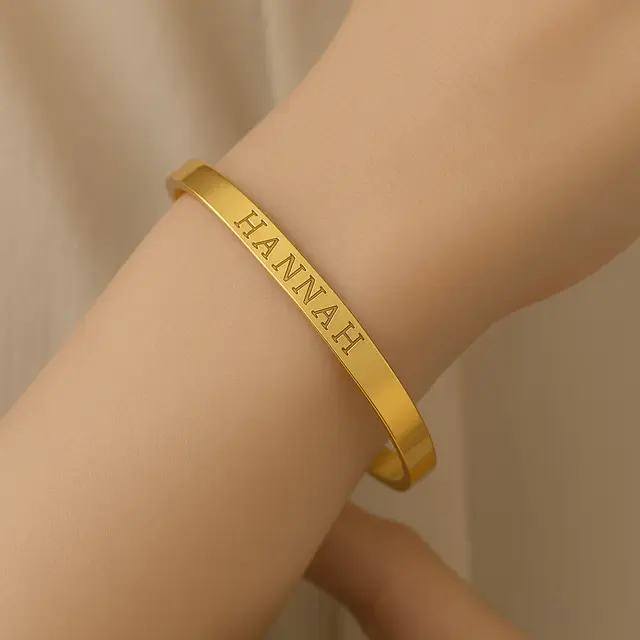 Model Gelang Emas Bangle Terbaru yang Cocok untuk Tangan Kecil