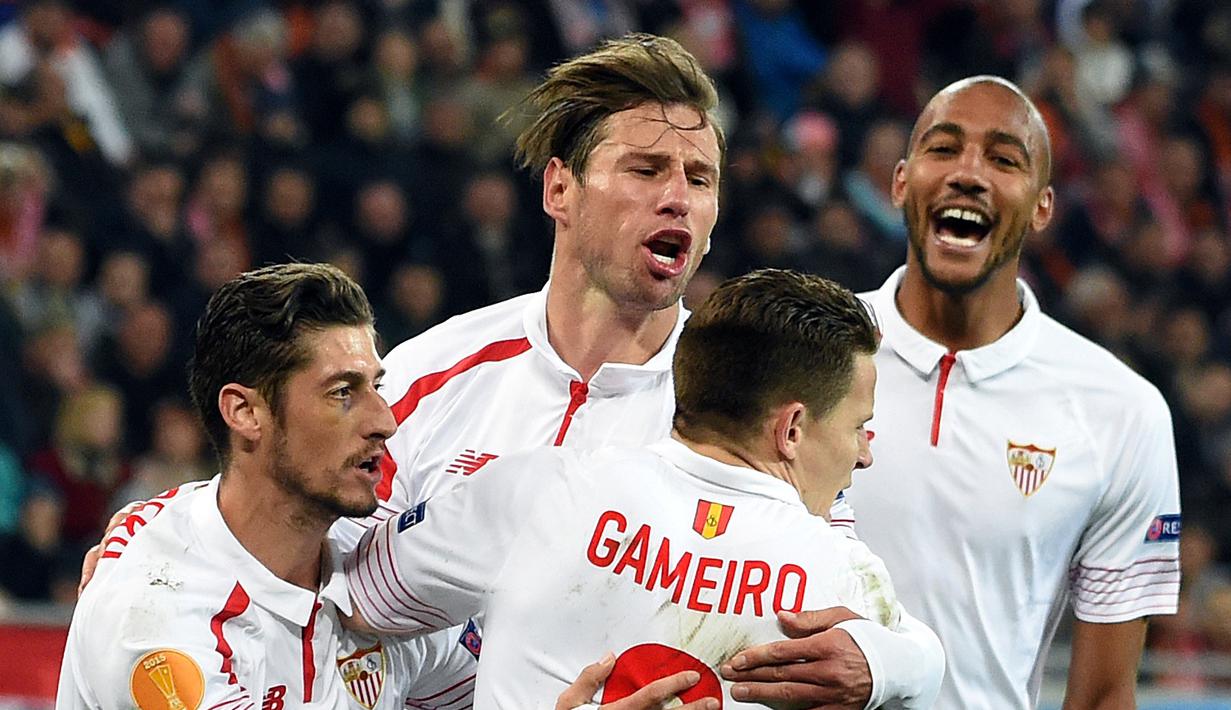 Sevilla bermain 2-2 melawan tuan rumah Shakhtar dalam laga leg pertama semifinal Liga Europa di Stadion Arena Lviv, Lviv, Ukraina, Jumat (29/4/2016) dini hari WIB. (AFP/Janek Skarzynski)
