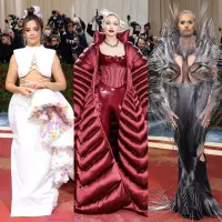 Tampil tidak sesuai tema ‘Gilded Glamour’, beberapa busana yang dikenakan selebriti di Met Gala 2022 ini dinilai yang terburuk.