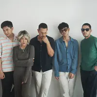 Berlirik syahdu dengan nada indah, Maliq & D'Essentials memikat pendengar dengan single 'Aduh'.