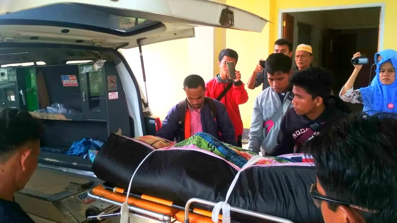 La Hambu meninggal dunia karena kelelahan usai melakukan tugas sebagai KPPS. (Liputan6.com/Akbar Fua)