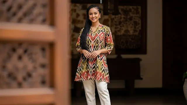 Tunik Motif Etnik Ikat