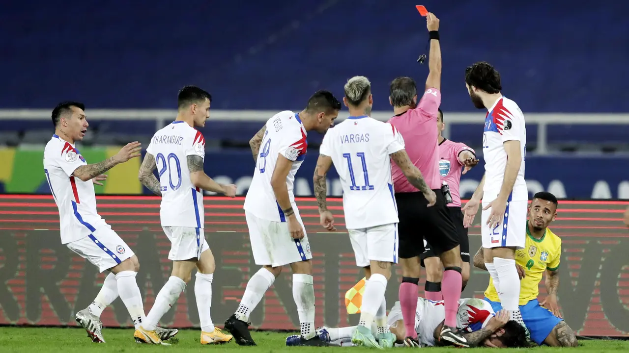 FOTO: Cetak Gol Semata Wayang, Lucas Paqueta Bawa Brasil ke Semifinal Copa America 2021