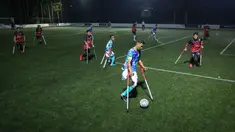 Pemain Timnas Sepak Bola Amputasi Indonesia, Agung Rizki Satria menggiring bola saat laga uji coba untuk persiapan Piala Dunia Amputasi 2022 melawan Persaj Jakarta di Serenia Hills Mini Soccer, Jakarta Selatan, Senin (08/08/2022). Garuda INAF menang dengan skor 13-0. (Bola.com/Bagaskara Lazuardi)