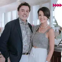 Perempuan Indonesia dikenal eksotis dan menjadi incaran para bule. Apakah benar begitu? Hal ini bisa dilihat dari deretan artis Indonesia yang mendapatkan jodoh bule.