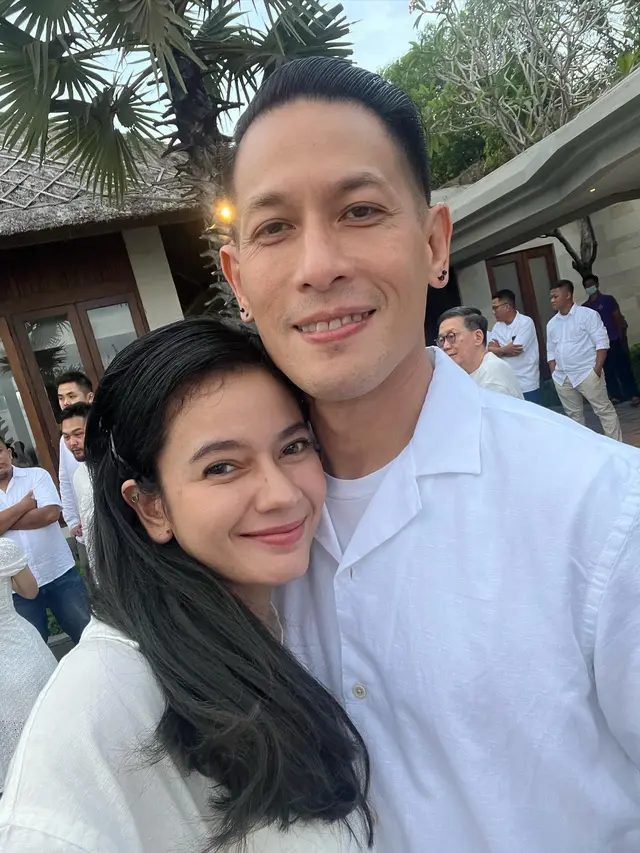 7 Potret Mesra Chef Juna dan Kekasih yang Baru Rayakan Anniversary Ke 3