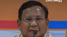 Presiden Prabowo Subianto mengecam tindakan Bupati Aceh Selatan Mirwan MS yang tetap berangkat umrah saat daerahnya dilanda banjir dan longsor. Dalam rapat terbatas usai peninjauan bencana pada Senin, (8/11). Prabowo memerintahkan Mendagri untuk mencopot Mirwan dari jabatannya.