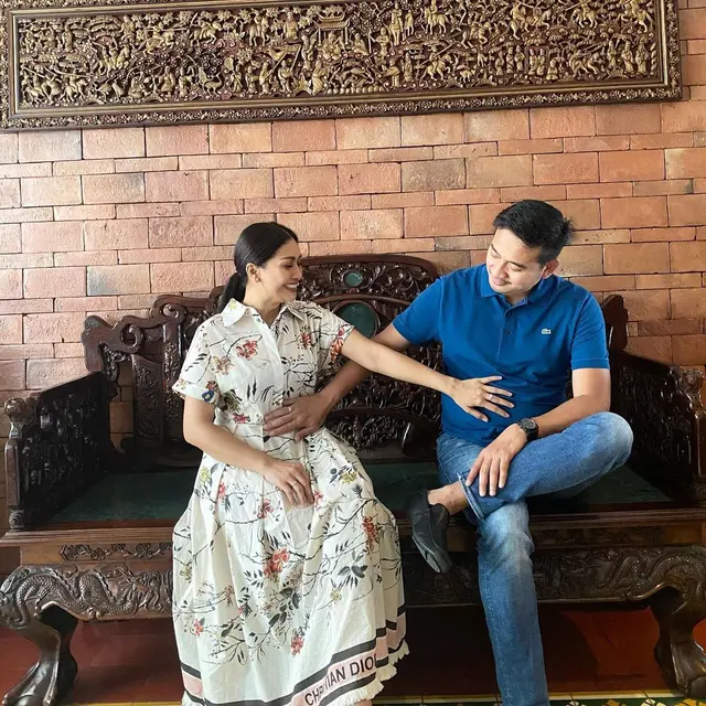 6 Potret Tata Janeeta Pamer Baby Bump, Penampilannya Curi Perhatian
