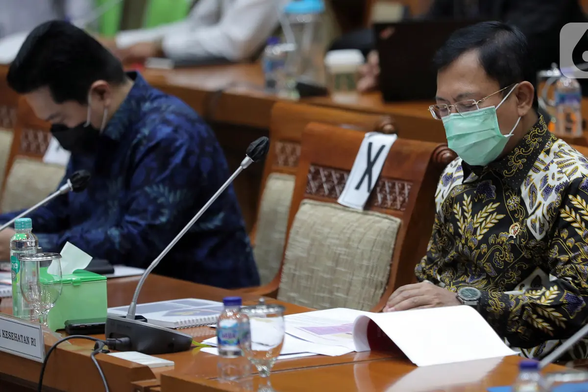 FOTO: Menkes dan Komite Penanganan COVID-19 Bahas Vaksin Bersama Komisi IX