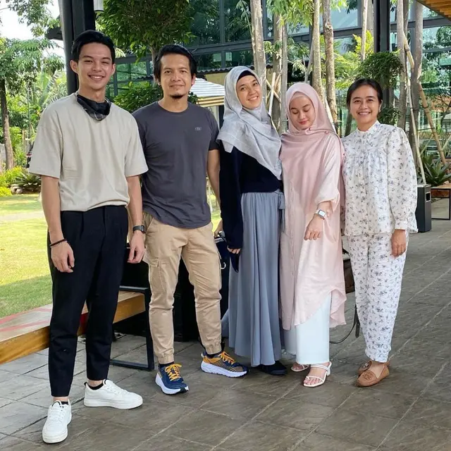 Film Cinta Subuh Saksi Cinta, Ini 6 Potret Dinda Hauw dan Rey Mbayang di Awal Bertemu