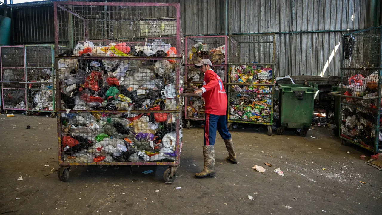 Indonesia Penghasil Polusi Plastik Terbesar Ketiga di Dunia