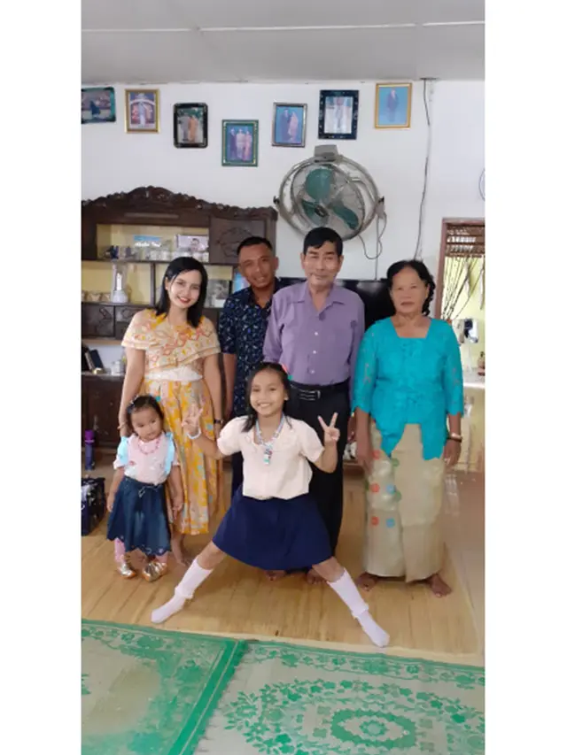 surat ibu dan bersama keluarga