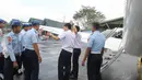 Pesawat dikapteni instruktur penerbang warga Singapura Tan Chin Kian. Dua lainnya Xiang Bohong dan Zheng Chen, siswa pesawat latih warga negara China. Pesawat dipaksa mendarat di Pontianak, Kalimantan Barat, Selasa (28/10/2014). (Liputan6.com/Raden AMP)