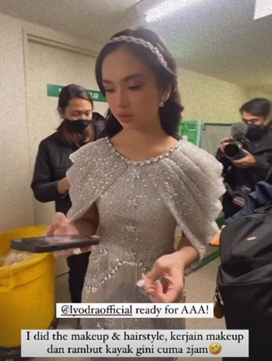 Tak sedikit pula netizen internasional yang memuji penampilan Lyodra ini. Bahkan, tak sedikit pula yang memuji mengenai suara Lyodra saat membawakan lagu Sang Dewi di AAA 2022. (Liputan6.com/IG/@dounche)