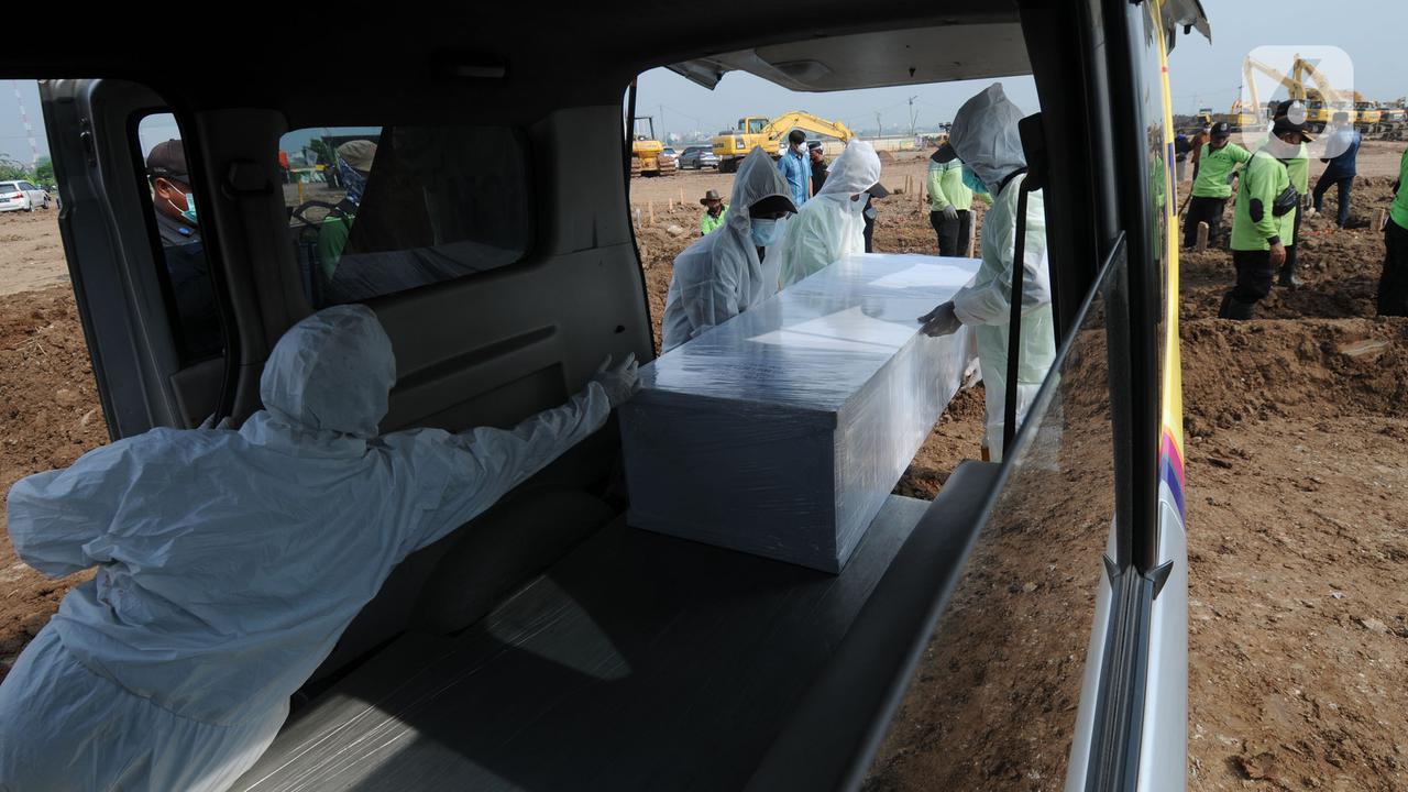 Pemakaman Jenazah dengan Protokol Covid-19 di TPU Rorotan Sentuh Angka Ratusan