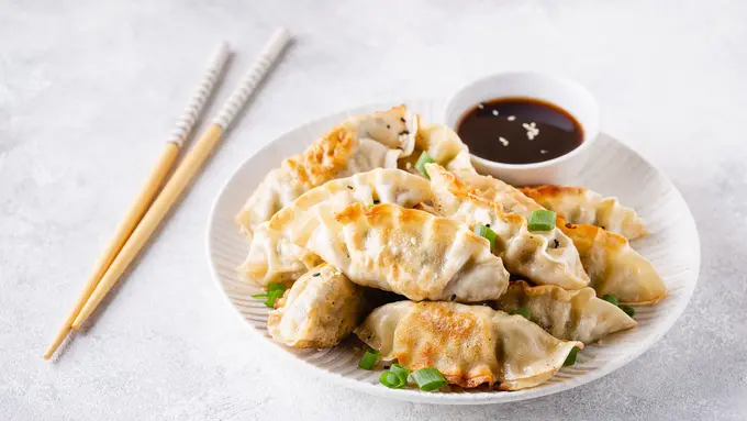 pastel kulit pangsit isi tahu