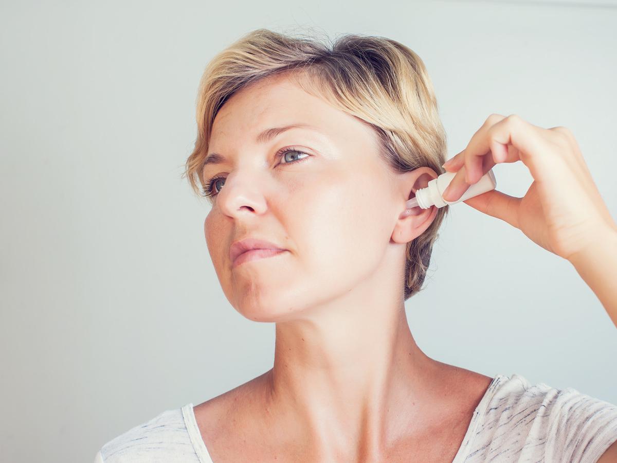 Selaput gendang telinga sangat tipis jika terkena bunyi maka yang akan terjadi adalah