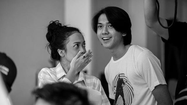 6 Potret Gaya Rambut Gondrong Iqbaal Ramadhan, Selalu Curi Perhatian