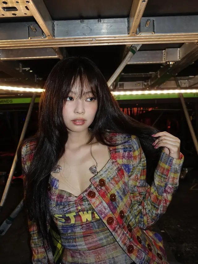 Potret Jennie BLACKPINK Tampil dengan Gaya Rambut Berponi, Disebut Makin Imut