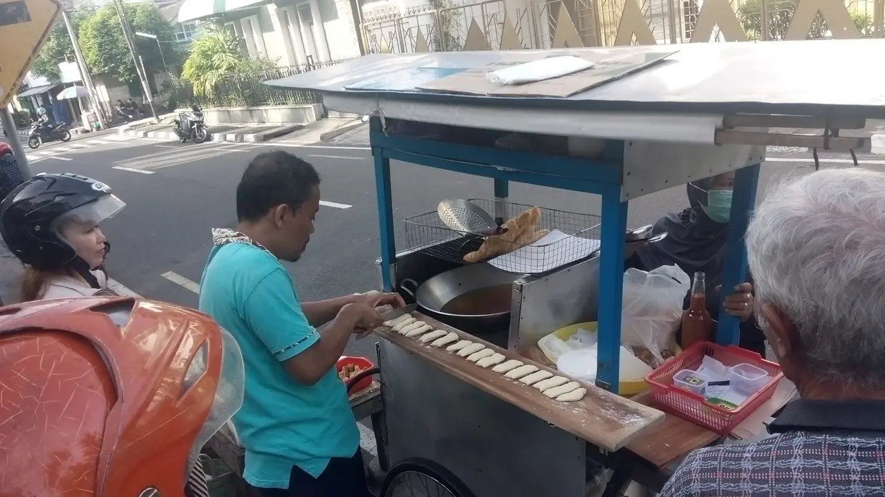 Cakwe Adi
