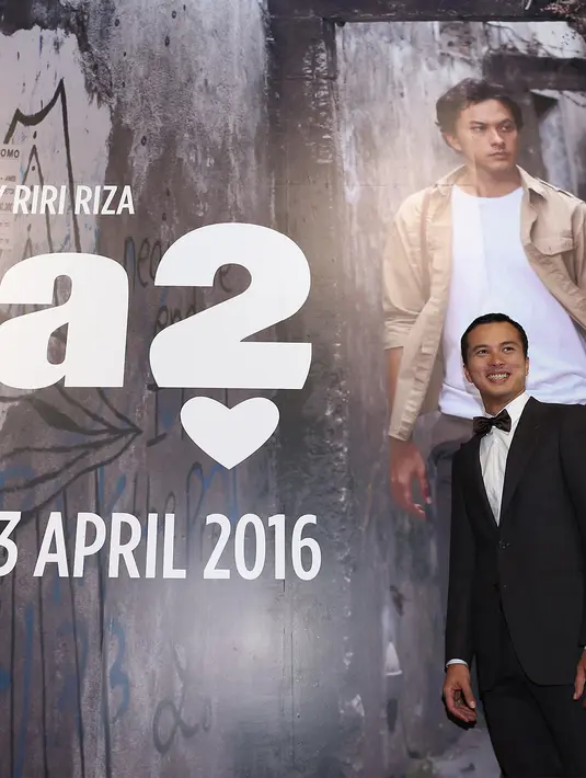 Banyak perubahan dalam hidup selama 14 tahun. Hal itu juga terjadi pada sosok Rangga yang 14 tahun silam masih mengenakan seragam abu-abu dan putih. (Andy Masela/Bintang.com)