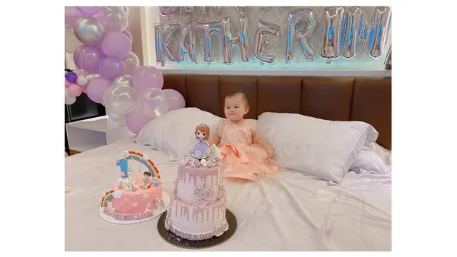 7 Potret Ultah Pertama Anak DJ Katty Butterfly, Tanpa Kehadiran Ayah