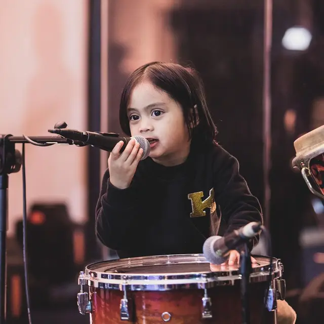 Calon Bintang, Ini 6 Gaya Sekala Bumi Anak Ayudia saat Main Gendang