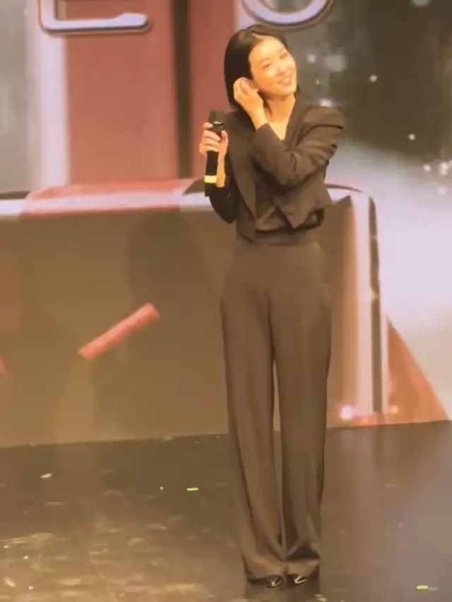 Gaya Fresh Seo Ye Ji dengan Potongan Rambut Pendek. [@yeyeji_seo]